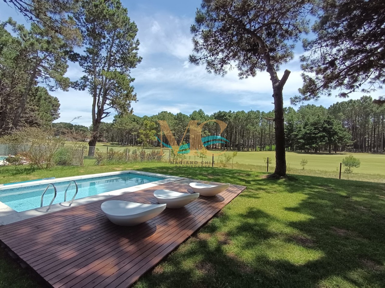 Casa con pileta en Isla del Golf