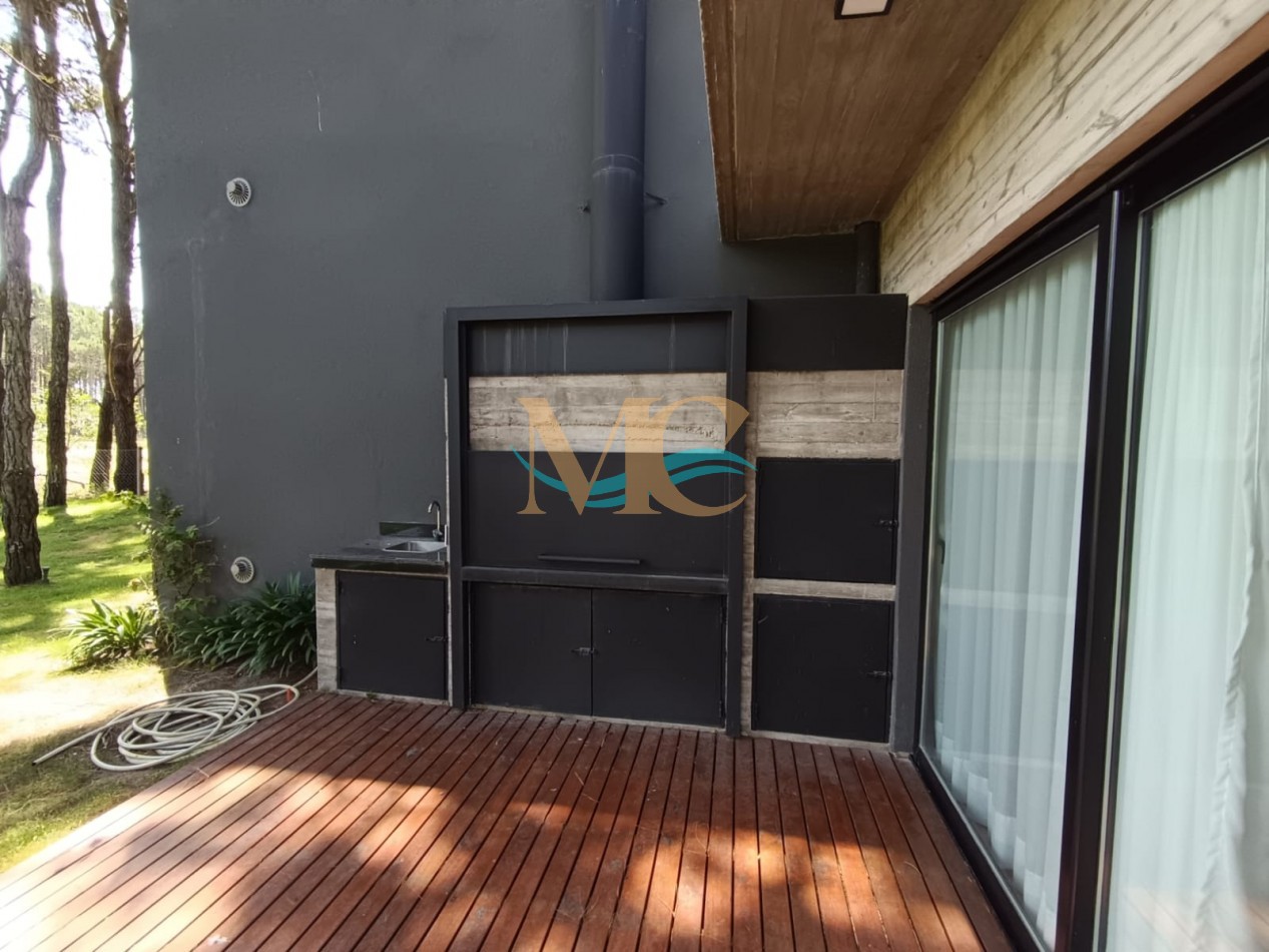 Casa con pileta en Isla del Golf
